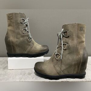 Sorel Women's Joan of Arctic Wedge II waterproof ankle boots leather Size 6.5